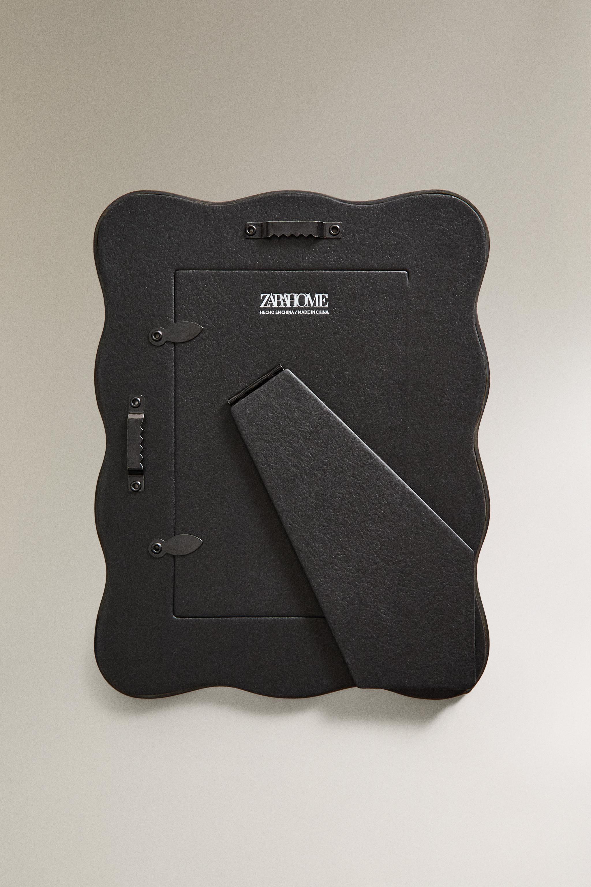 WAVE METAL PICTURE FRAME